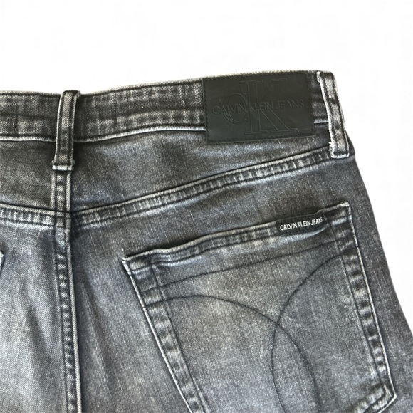 Calvin Klein Jeans Men's Charcoal Skinny Jeans - Picture 6 of 8